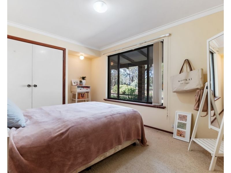 25 Bruce Road, Maida Vale WA 6057