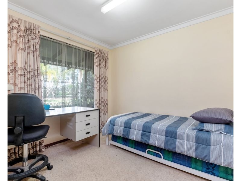 25 Bruce Road, Maida Vale WA 6057