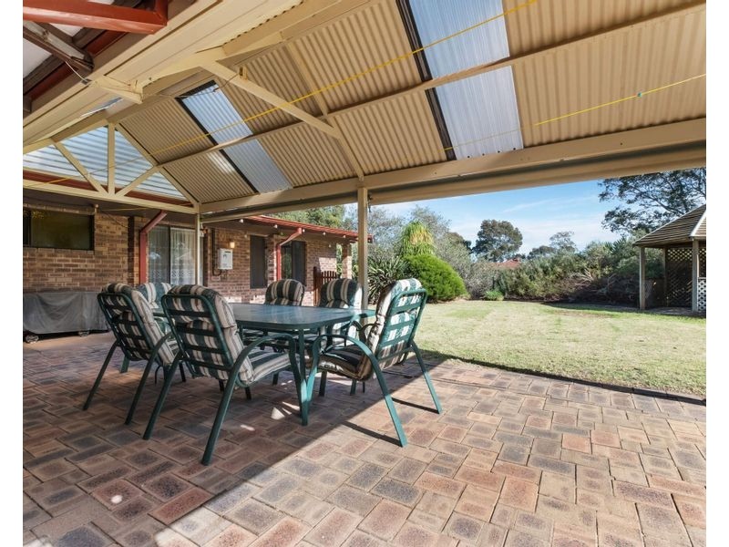 25 Bruce Road, Maida Vale WA 6057