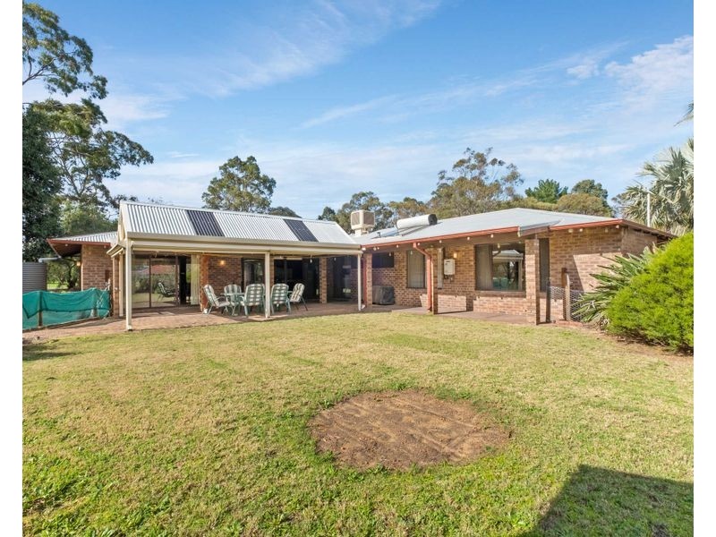 25 Bruce Road, Maida Vale WA 6057