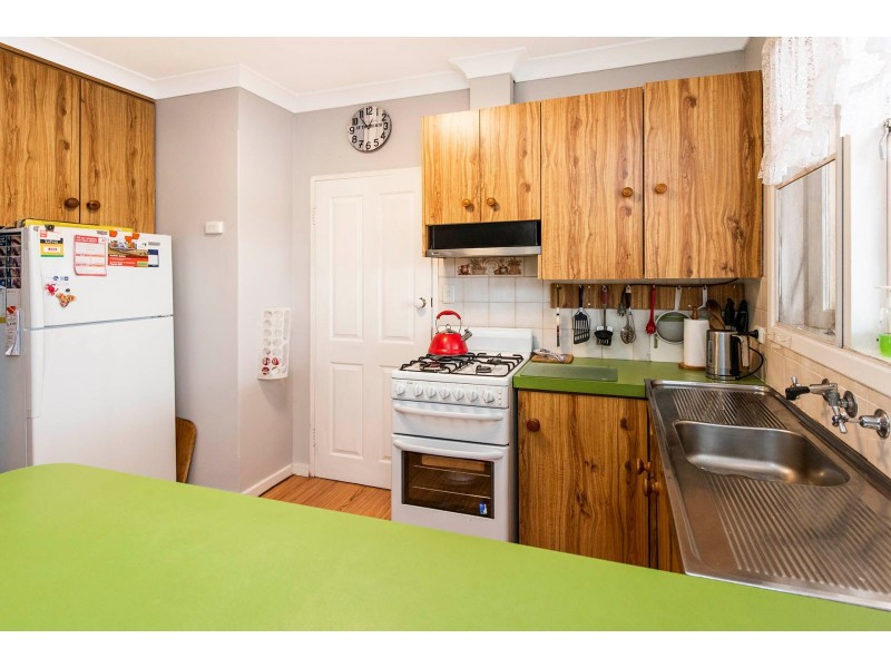 4 Hamilton Road, High Wycombe WA 6057