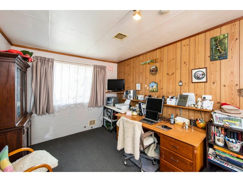 4 Hamilton Road, High Wycombe WA 6057