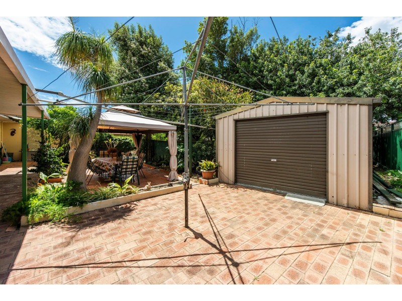 4 Hamilton Road, High Wycombe WA 6057