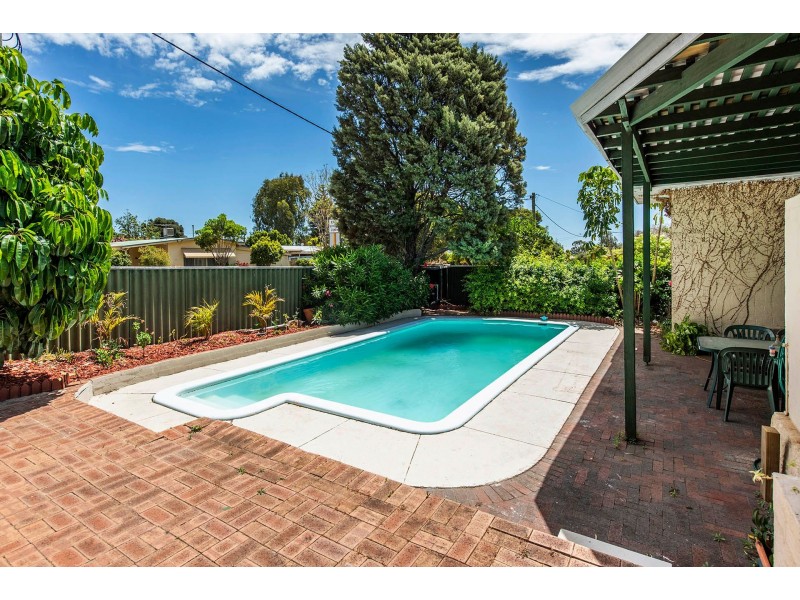 4 Hamilton Road, High Wycombe WA 6057