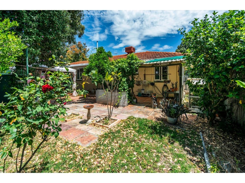 4 Hamilton Road, High Wycombe WA 6057