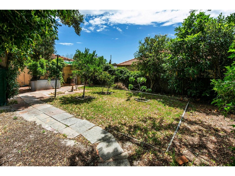 4 Hamilton Road, High Wycombe WA 6057