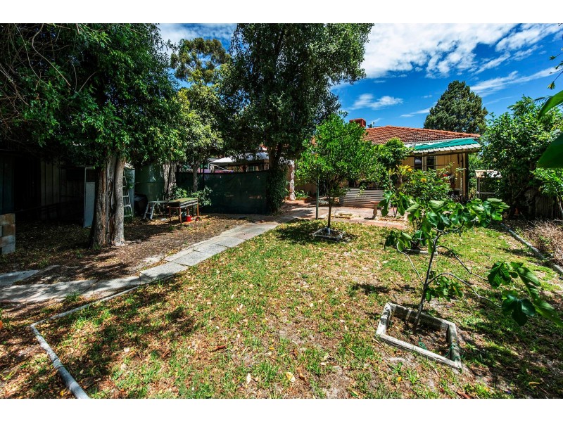 4 Hamilton Road, High Wycombe WA 6057