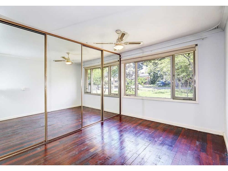 24 Netherwood Road, High Wycombe WA 6057