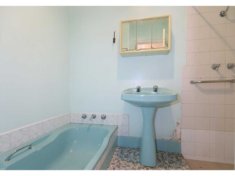 24 Netherwood Road, High Wycombe WA 6057