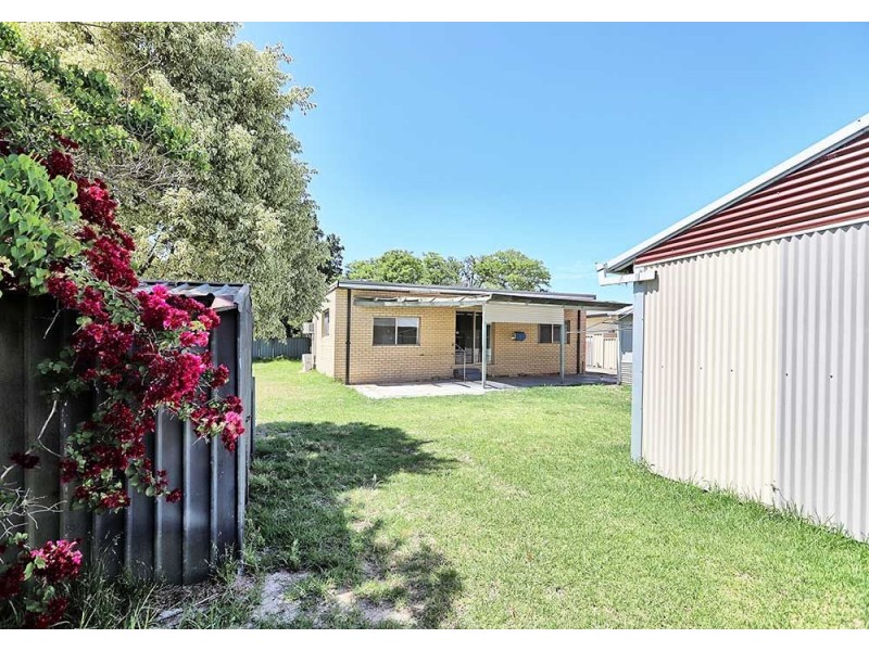 24 Netherwood Road, High Wycombe WA 6057