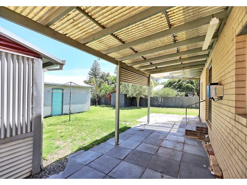 24 Netherwood Road, High Wycombe WA 6057