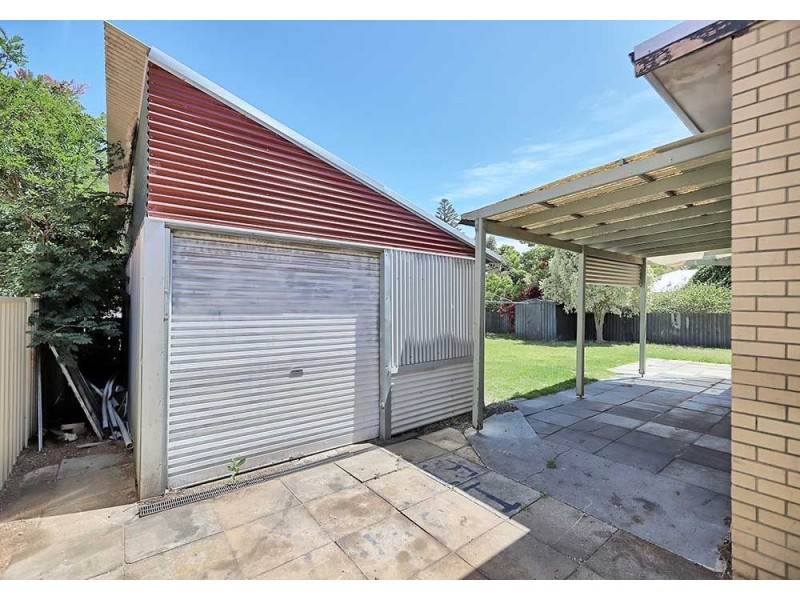 24 Netherwood Road, High Wycombe WA 6057