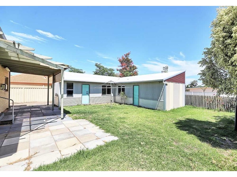 24 Netherwood Road, High Wycombe WA 6057