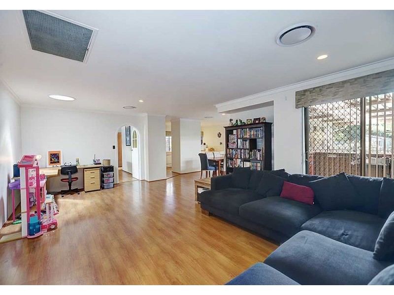 4 Marylebone Court, Alexander Heights WA 6064