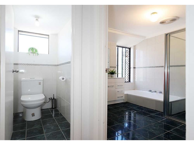 4 Marylebone Court, Alexander Heights WA 6064