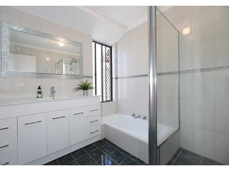 4 Marylebone Court, Alexander Heights WA 6064