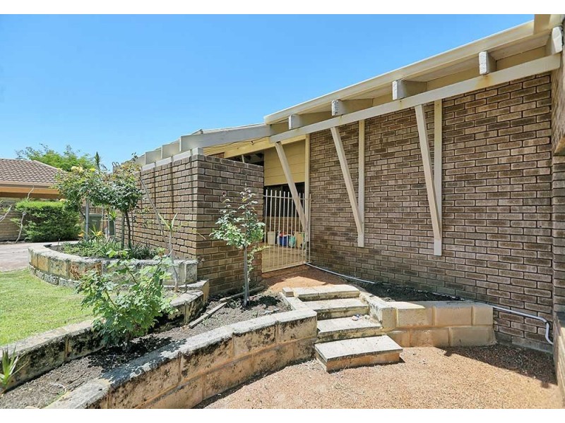 4 Marylebone Court, Alexander Heights WA 6064