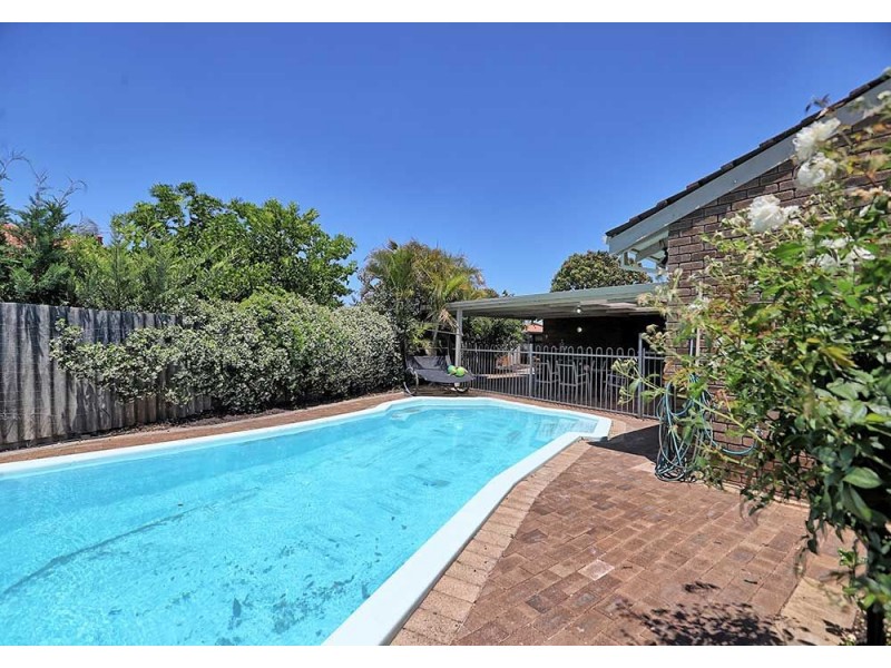 4 Marylebone Court, Alexander Heights WA 6064