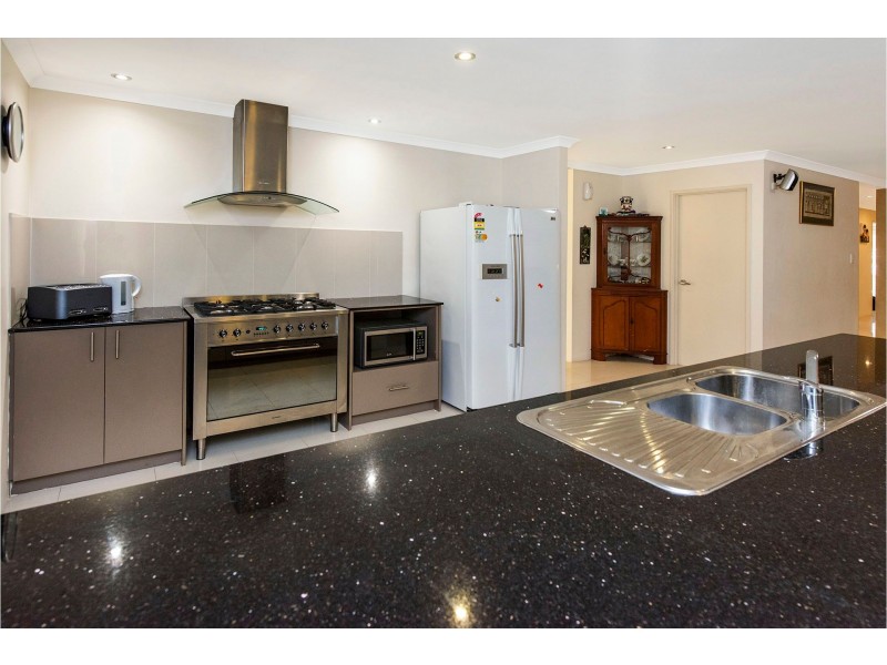 252 Adelaide Street, High Wycombe WA 6057