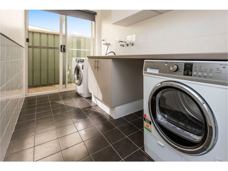 252 Adelaide Street, High Wycombe WA 6057