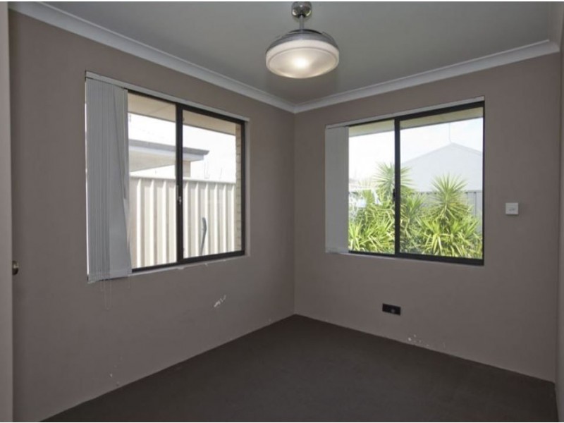 8 Norwich Way, High Wycombe WA 6057