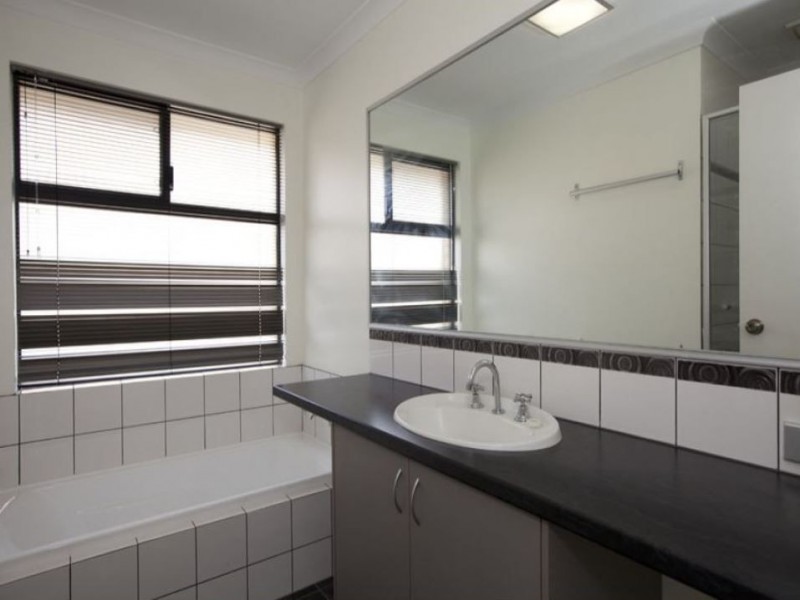 8 Norwich Way, High Wycombe WA 6057