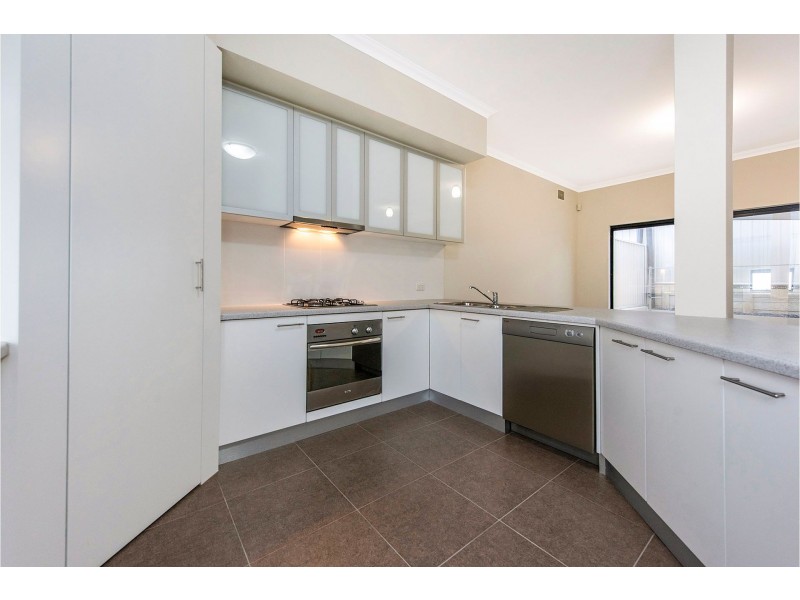 1/42 Gladstone Road, Rivervale WA 6103