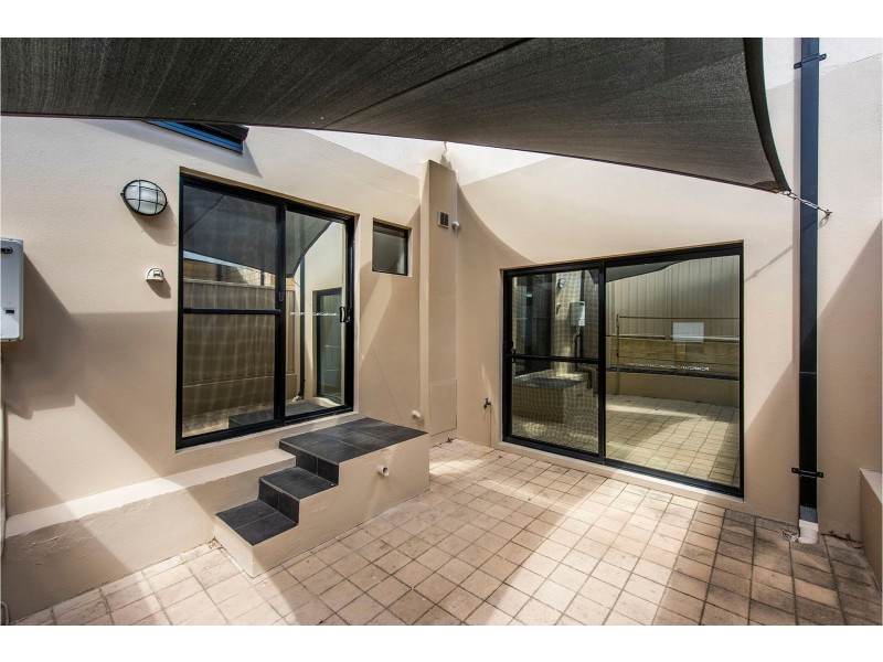 1/42 Gladstone Road, Rivervale WA 6103