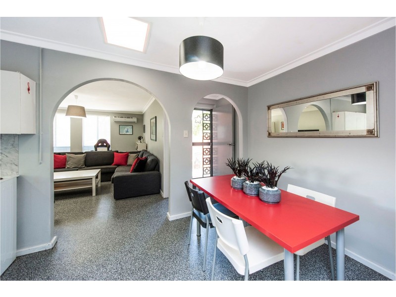 11 Hawkevale Road, High Wycombe WA 6057