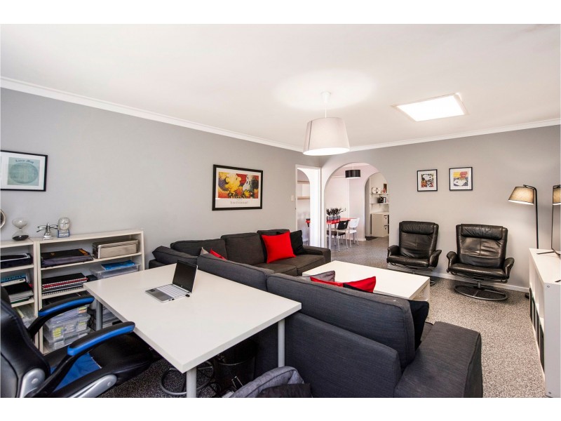 11 Hawkevale Road, High Wycombe WA 6057