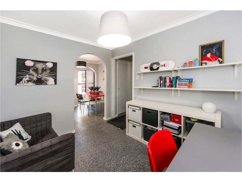 11 Hawkevale Road, High Wycombe WA 6057