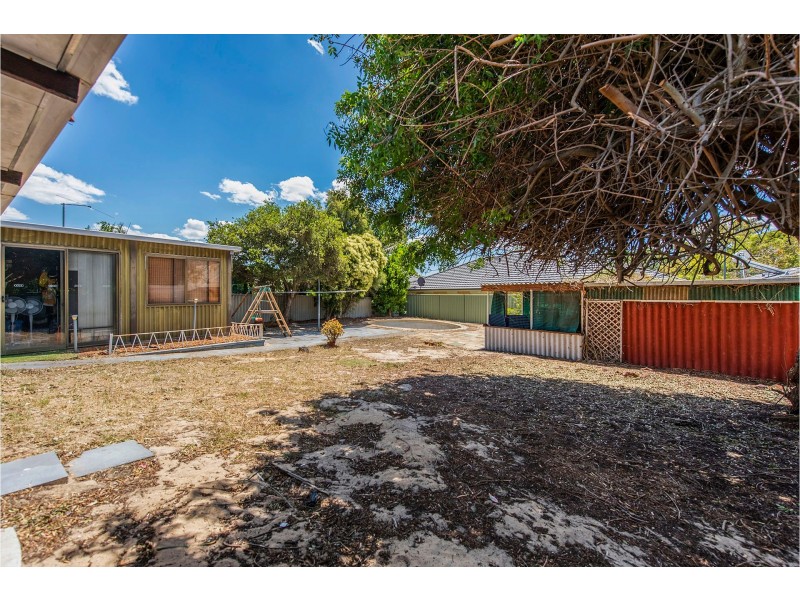 11 Hawkevale Road, High Wycombe WA 6057