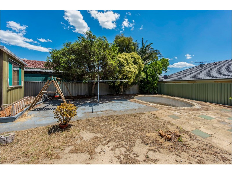 11 Hawkevale Road, High Wycombe WA 6057