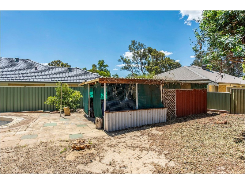 11 Hawkevale Road, High Wycombe WA 6057