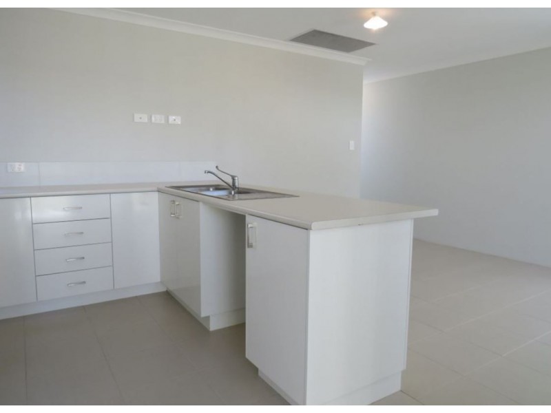 5/4 Abercorn Road, Forrestfield WA 6058