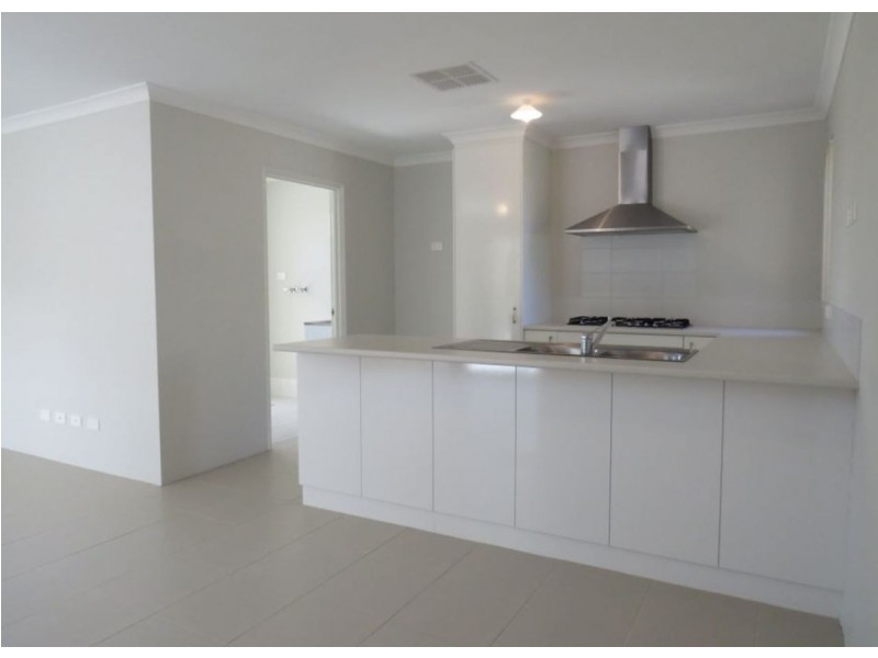 5/4 Abercorn Road, Forrestfield WA 6058