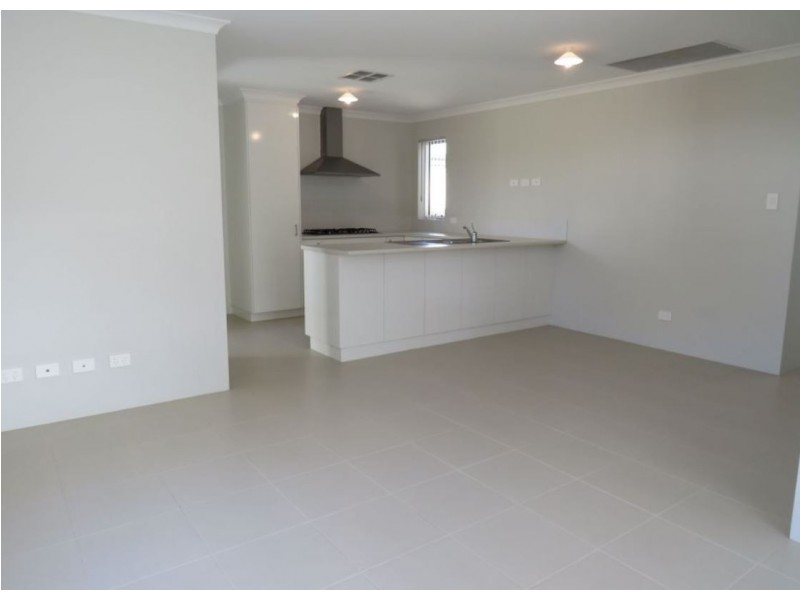 5/4 Abercorn Road, Forrestfield WA 6058