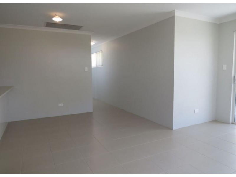 5/4 Abercorn Road, Forrestfield WA 6058