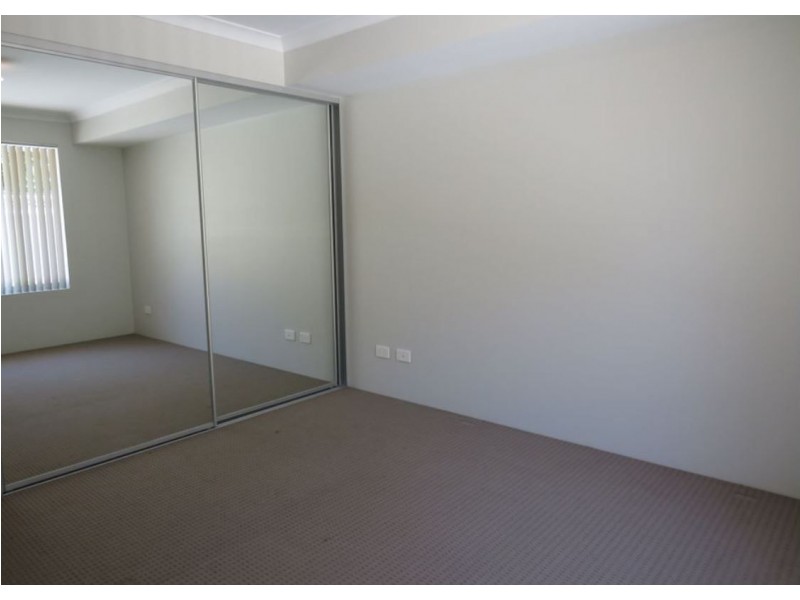 5/4 Abercorn Road, Forrestfield WA 6058