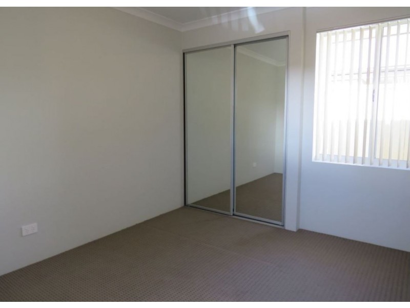 5/4 Abercorn Road, Forrestfield WA 6058