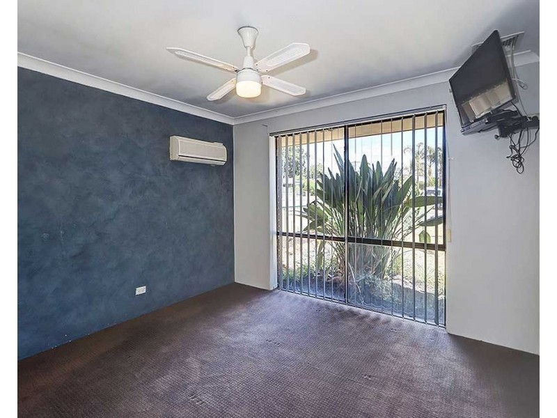 74 Kookaburra Crescent, High Wycombe WA 6057