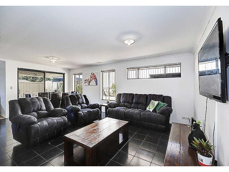 1B Jarril Place, Koongamia WA 6056