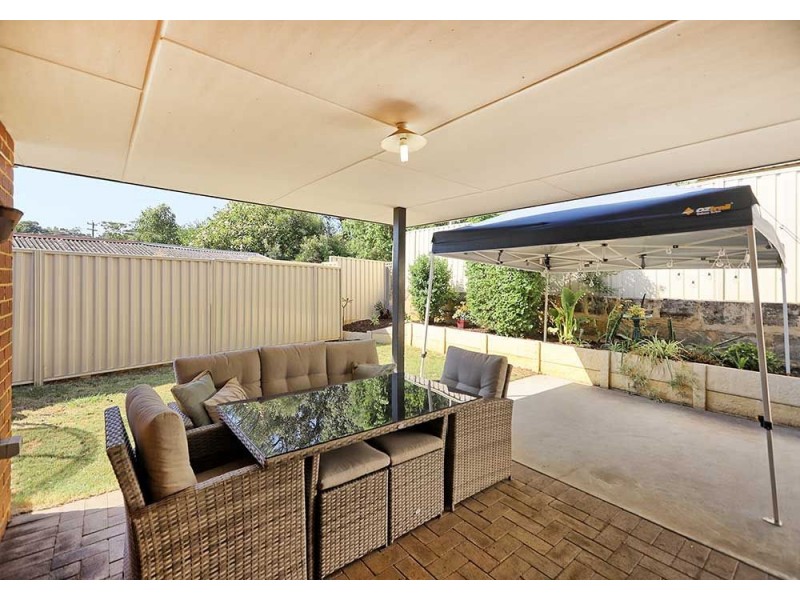 1B Jarril Place, Koongamia WA 6056