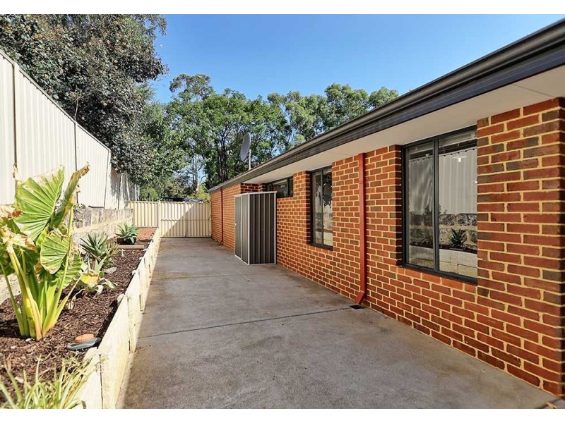1B Jarril Place, Koongamia WA 6056