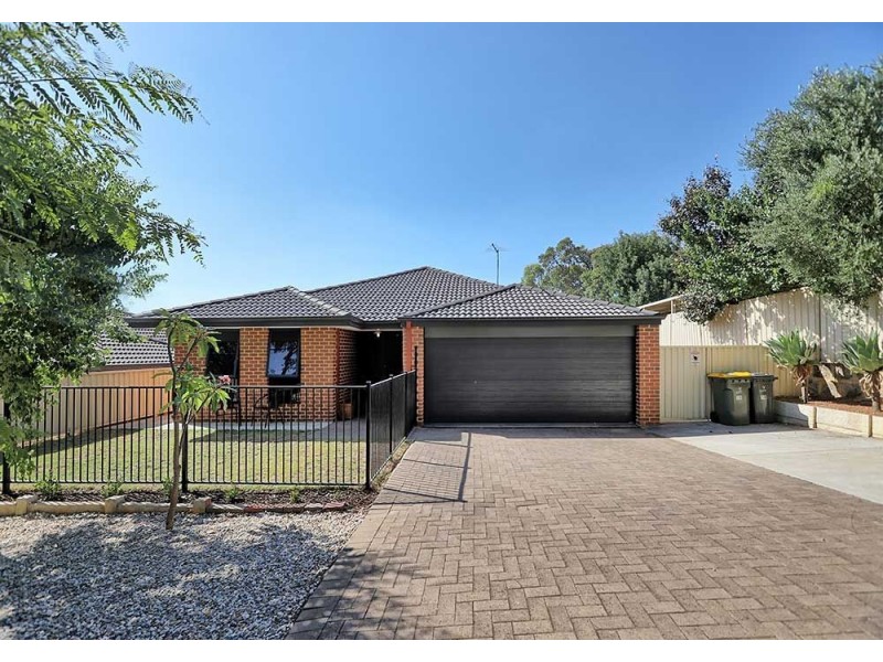 1B Jarril Place, Koongamia WA 6056