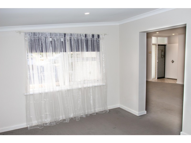 9 Swan Road, High Wycombe WA 6057