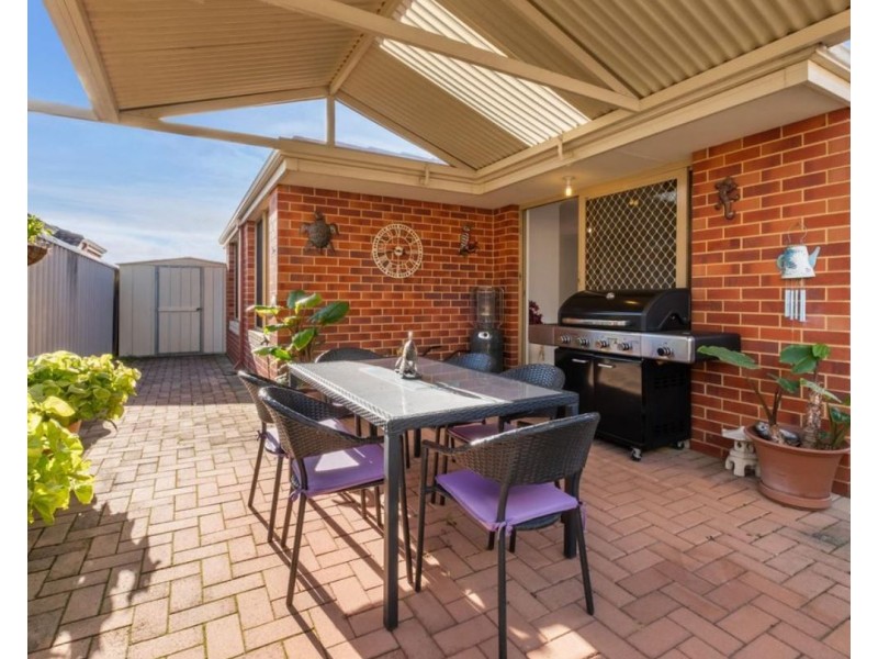 5/4 Wittenoom Road, High Wycombe WA 6057