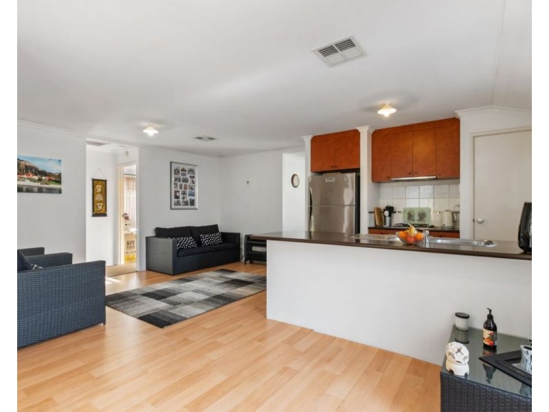 5/4 Wittenoom Road, High Wycombe WA 6057
