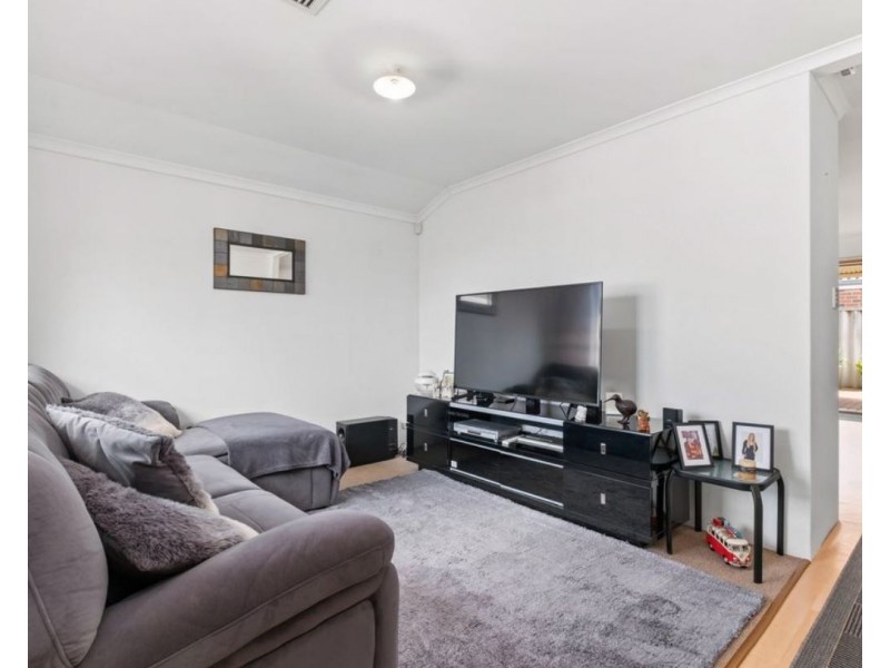5/4 Wittenoom Road, High Wycombe WA 6057