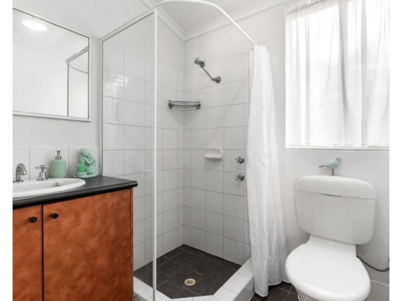 5/4 Wittenoom Road, High Wycombe WA 6057